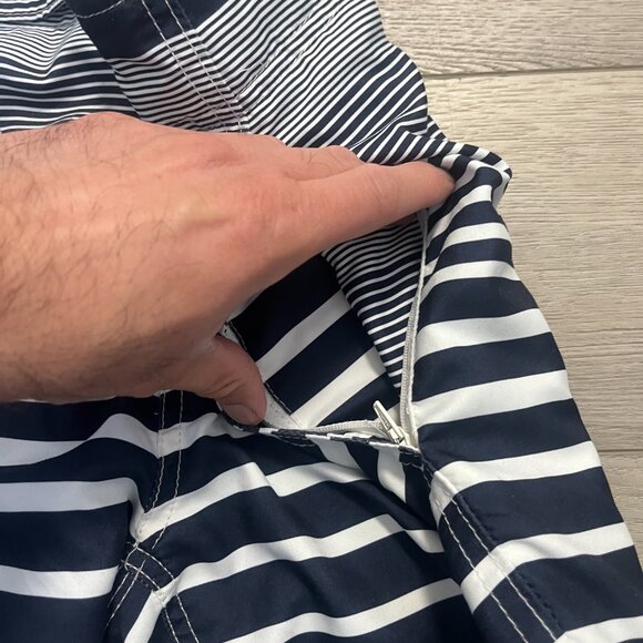 3/$20 Gap Mens Blue & White Striped Board Shorts Size Small EUC!!! - Picture 3 of 5